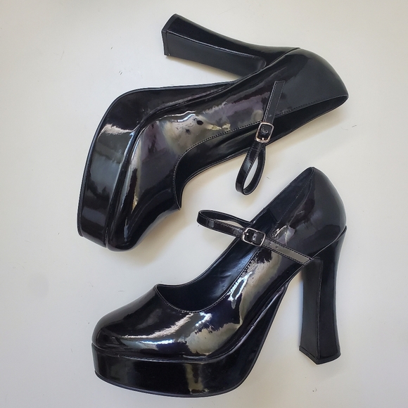 NEW Black Patent Leather Mary Jane Heels - Picture 3 of 6